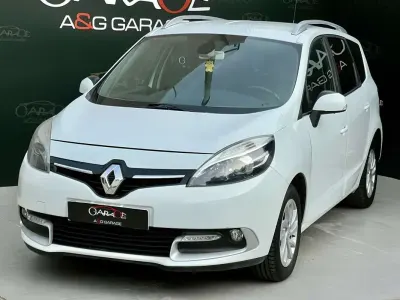 Usado Renault Scenic E-Tech Expression 116 CV (85 kW) 2015 Blanco Monovolumen