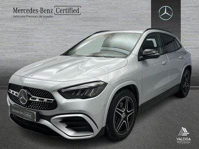 Usado Mercedes GLA200 AMG line 150 CV (110 kW) 2025 Gris / plateado SUV
