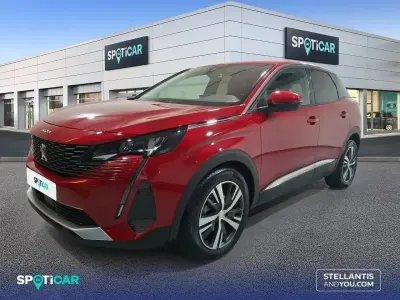 Usado Peugeot 3008 Allure 130 CV (95 kW) 2021 Rojo SUV