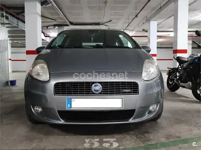 Usado Fiat Grande Punto Sport 95 CV (69 kW) 2008 Gris / plata Utilitario