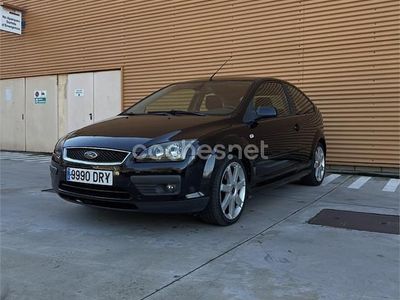 Käytetty Ford Focus Sport 136 HP (100 kW) 2005 Musta Sedan