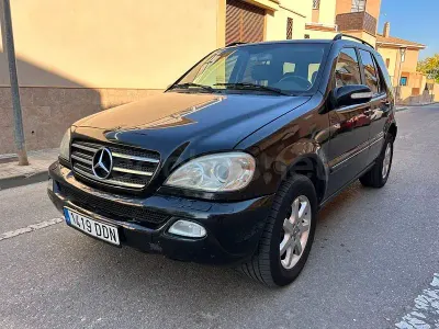 Usado Mercedes ML400 250 CV (183 kW) 2005 Negro SUV