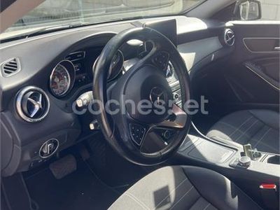 Mercedes CLA200