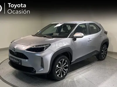 Usado Toyota Yaris Cross Active 116 CV (85 kW) 2022 Gris / plata SUV