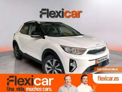 Usado Kia Stonic 101 HP (74 kW) 2021 Branco SUV