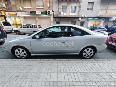 Gris / plata Usado 2001 Opel Astra Coupe | 2950 € (Precio justo)
