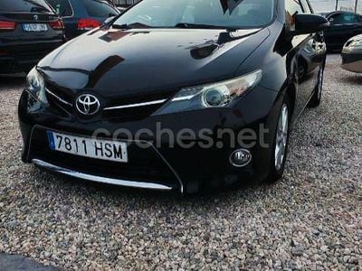 Usado Toyota Auris Live 90 CV (66 kW) 2014 Negro Berlina