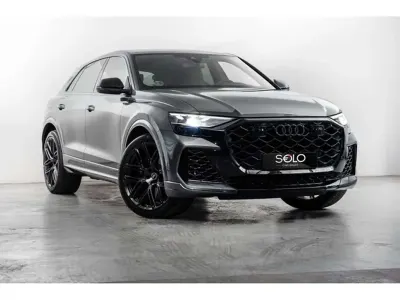Usado Audi Q8 Ambiente 600 CV (441 kW) 2025 Gris SUV