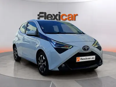 Usado Toyota Aygo X-cite 72 CV (52 kW) 2019 Blanco Utilitario