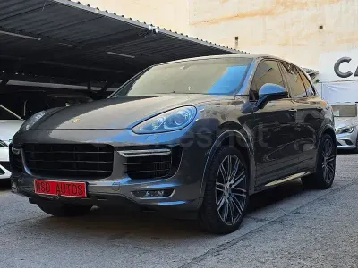Usado Porsche Cayenne GTS 440 CV (323 kW) 2015 Gris / plata SUV