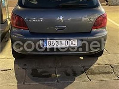 Usado Peugeot 307 110 CV (80 kW) 2004 Gris / plata Berlina