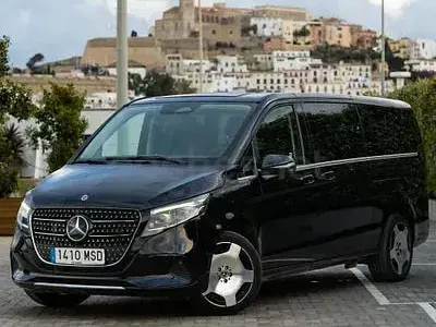 Usado Mercedes V220 Avantgarde 163 CV (119 kW) 2024 Negro Monovolumen