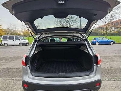 Usado Nissan Qashqai Premium Edition 105 CV (77 kW) 2010 Gris SUV