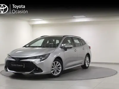 Usado Toyota Corolla Active 140 CV (102 kW) 2025 Gris / plata Familiar