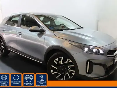 Usado Kia XCeed 141 CV (103 kW) 2023 Plateado SUV