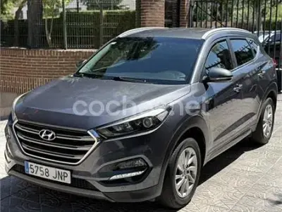 Usado Hyundai Tucson 115 CV (84 kW) 2016 Gris / plata SUV
