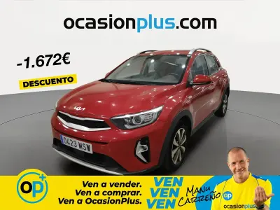 Usado Kia Stonic 100 CV (73 kW) 2024 Rojo SUV