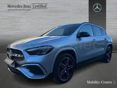 Usado Mercedes GLA250 218 CV (160 kW) 2025 Gris / plata SUV