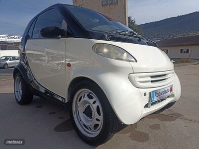 Usado Smart ForTwo Coupé 41 CV (30 kW) 2002 Blanco Coupe