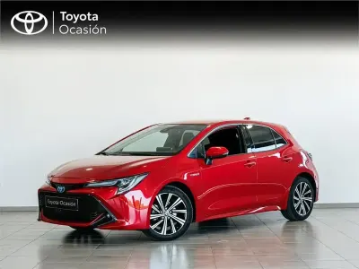 Usado Toyota Corolla Style 122 CV (89 kW) 2022 Rojo Berlina