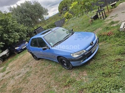 Usado Peugeot 306 123 CV (90 kW) 1998 Azul Berlina