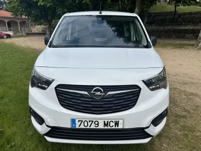 Usado Opel Combo Life Edition+ 102 CV (75 kW) 2022 Blanco Monovolumen