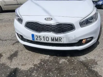 Usado Kia Ceed GT 90 CV (66 kW) 2013 Blanco Berlina