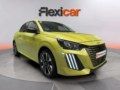 Usado Peugeot 208 Allure 101 CV (74 kW) 2025 Verde Utilitario