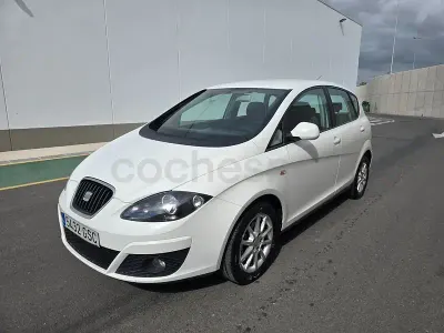 Usado Seat Altea Ecomotive 105 CV (77 kW) 2010 Blanco Monovolumen