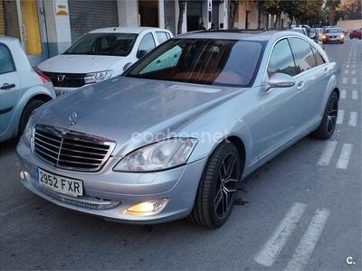 Usado Mercedes S320 235 CV (172 kW) 2007 Gris / plata Berlina