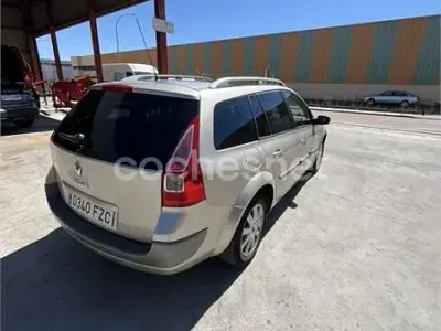 Usado Renault Mégane GrandTour Privilege 130 CV (95 kW) 2008 Gris / plata Familiar