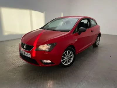 Usado Seat Ibiza SC Reference 90 CV (66 kW) 2013 Rojo Utilitario