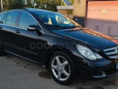 Usado Mercedes R320 224 CV (164 kW) 2007 Negro Familiar