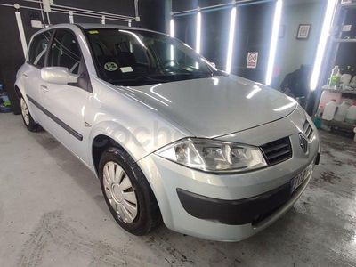 Begagnad Renault Mégane II Dynamique 115 HK (84 kW) 2003 Grå Sedan