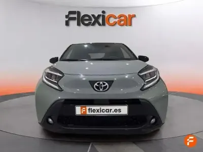 Usado Toyota Aygo Play 72 CV (52 kW) 2024 Gris