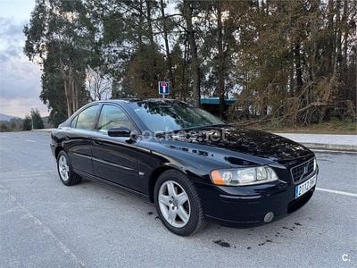 Usado Volvo S60 Summum 163 CV (119 kW) 2005 Negro Berlina