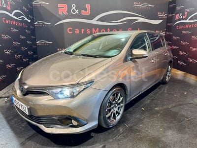 Toyota Auris Hybrid