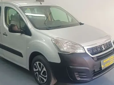 Usado Peugeot TePee Active 99 CV (72 kW) 2016 Gris Van