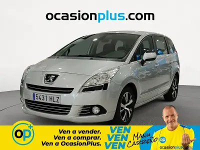 Usado Peugeot 5008 Active 120 CV (88 kW) 2012 Gris Monovolumen