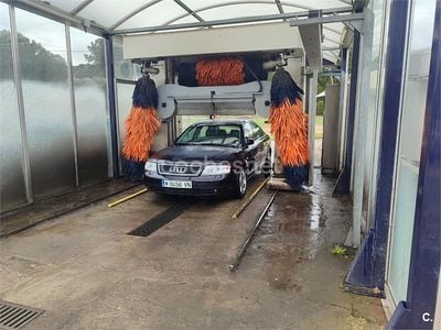 Usado Audi A6 193 CV (141 kW) 1998 Azul Berlina