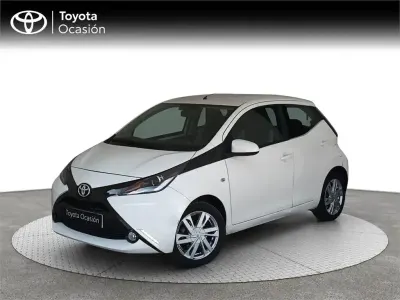 Używany Toyota Aygo X-play 69 KM (50 kW) 2016 Biały Hatchback