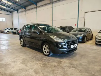 Usado Peugeot 3008 Premium 110 CV (80 kW) 2010 Gris Familiar