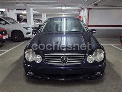 Usado Mercedes C220 143 CV (105 kW) 2004 Azul Berlina