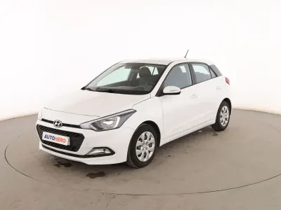 Usado Hyundai i20 85 CV (62 kW) 2016 Blanco Berlina