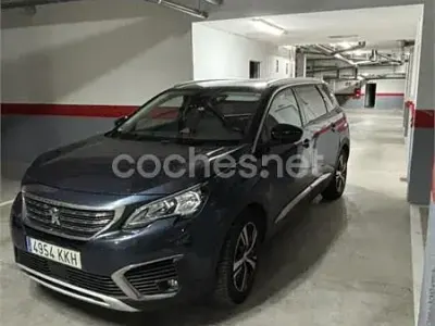 Usado Peugeot 5008 Allure 130 CV (95 kW) 2018 Azul SUV
