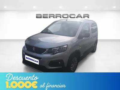 Usado Peugeot Rifter Allure 100 CV (73 kW) 2023 Gris Monovolumen