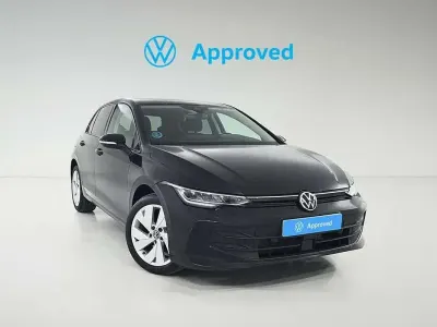 Usado VW Golf VIII Life 116 CV (85 kW) 2025 Rojo Utilitario