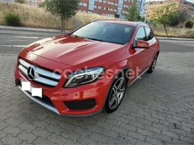 Usado Mercedes GLA200 AMG line 136 CV (100 kW) 2016 Rojo SUV