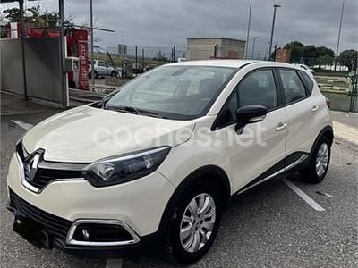 Usado Renault Captur Life 90 CV (66 kW) 2015 Beige SUV