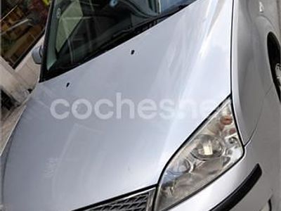 Usado Ford Mondeo Trend 130 CV (95 kW) 2005 Gris / plata Berlina